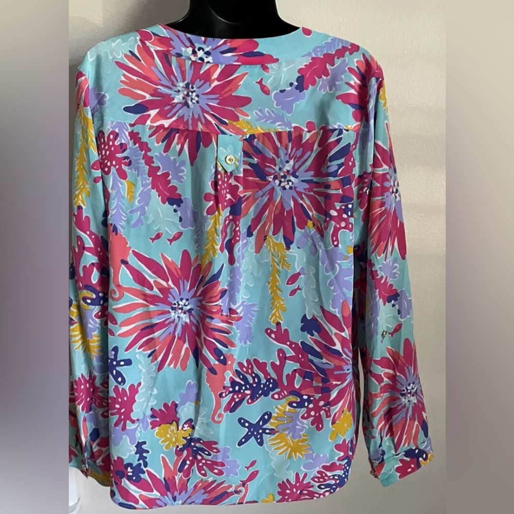 Lilly Pulitzer 100% Silk Floral Long Roll Sleeve Tabs Popover Henley Blouse 4599